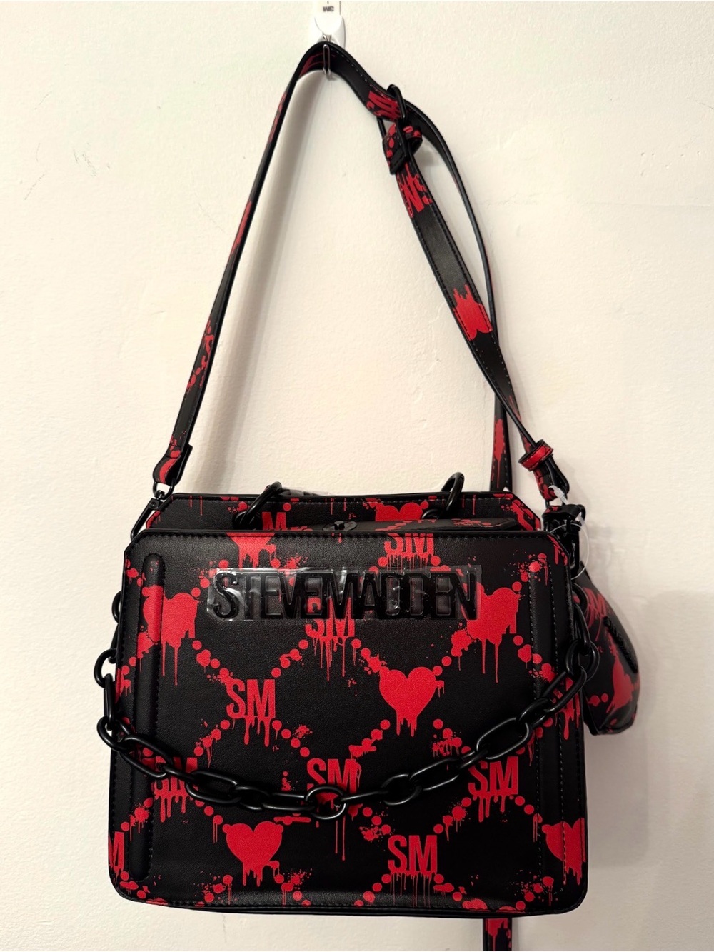 Steve Madden Bevelyn Hearts Satchel – Red & Black